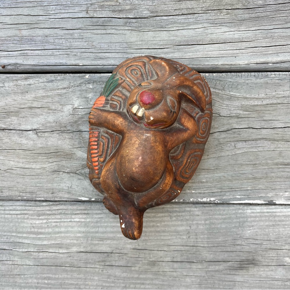 Vintage Ceramic Lid Wall Art Rabbit Bunny Folk Art Rustic Farm Chippy 3D